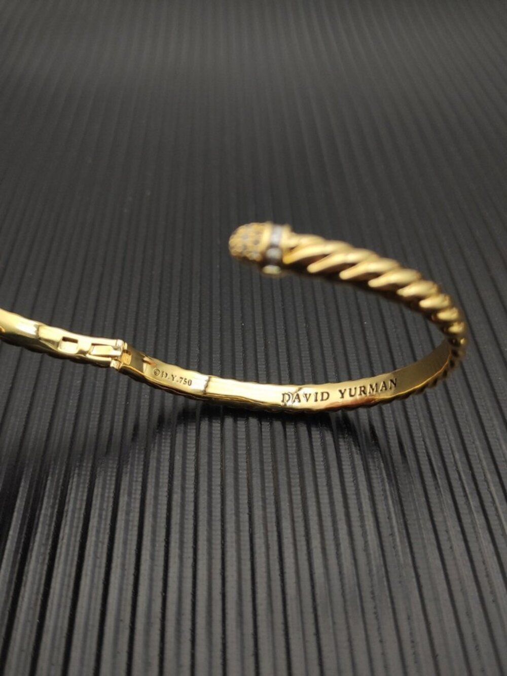 ◽️David Yurman◽️ 6.2mm Gold-Plated Engraved Cable Bracelet - Picture 7 of 7